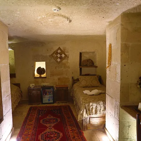 Hidden Cave גורמה