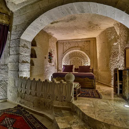 Hidden Cave מלון