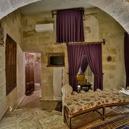 מלון Hidden Cave גורמה