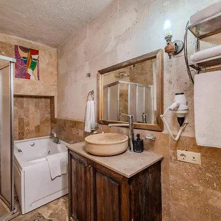 Hidden Cave מלון גורמה