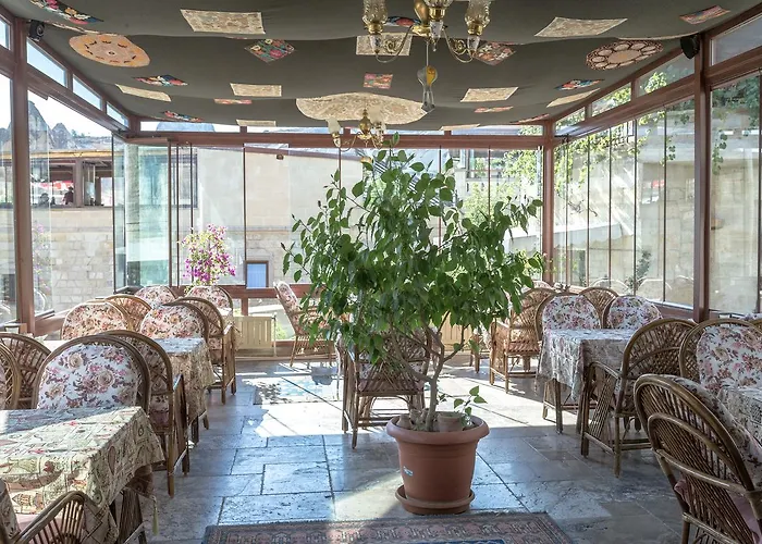 Hidden Cave Hotel 3*